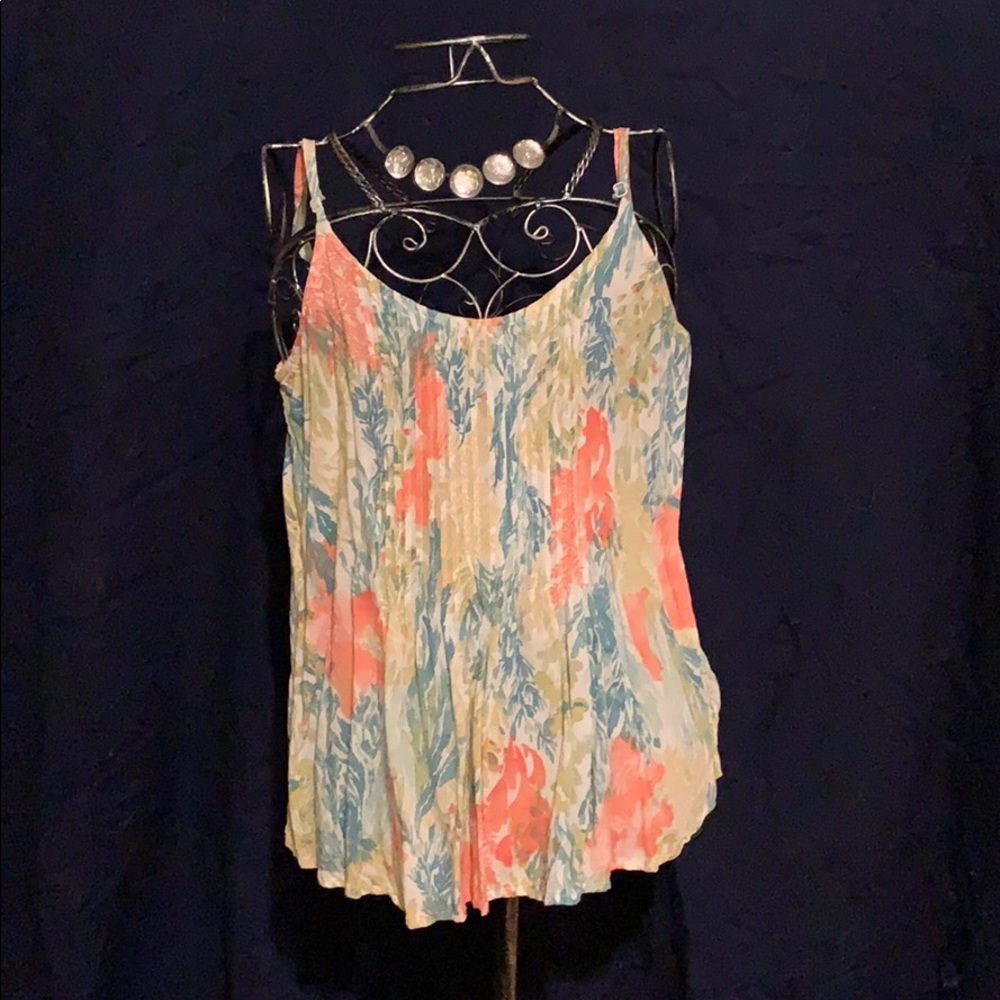 Flowered tank with front detail